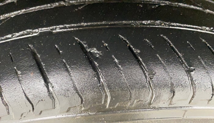 2021 Renault Kiger RXZ TURBO CVT, Petrol, Automatic, 39,871 km, Right Rear Tyre Tread