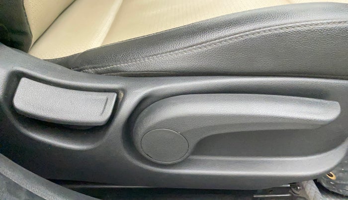 2019 Hyundai Verna 1.6 VTVT SX (O) AT, Petrol, Automatic, 49,045 km, Driver Side Adjustment Panel