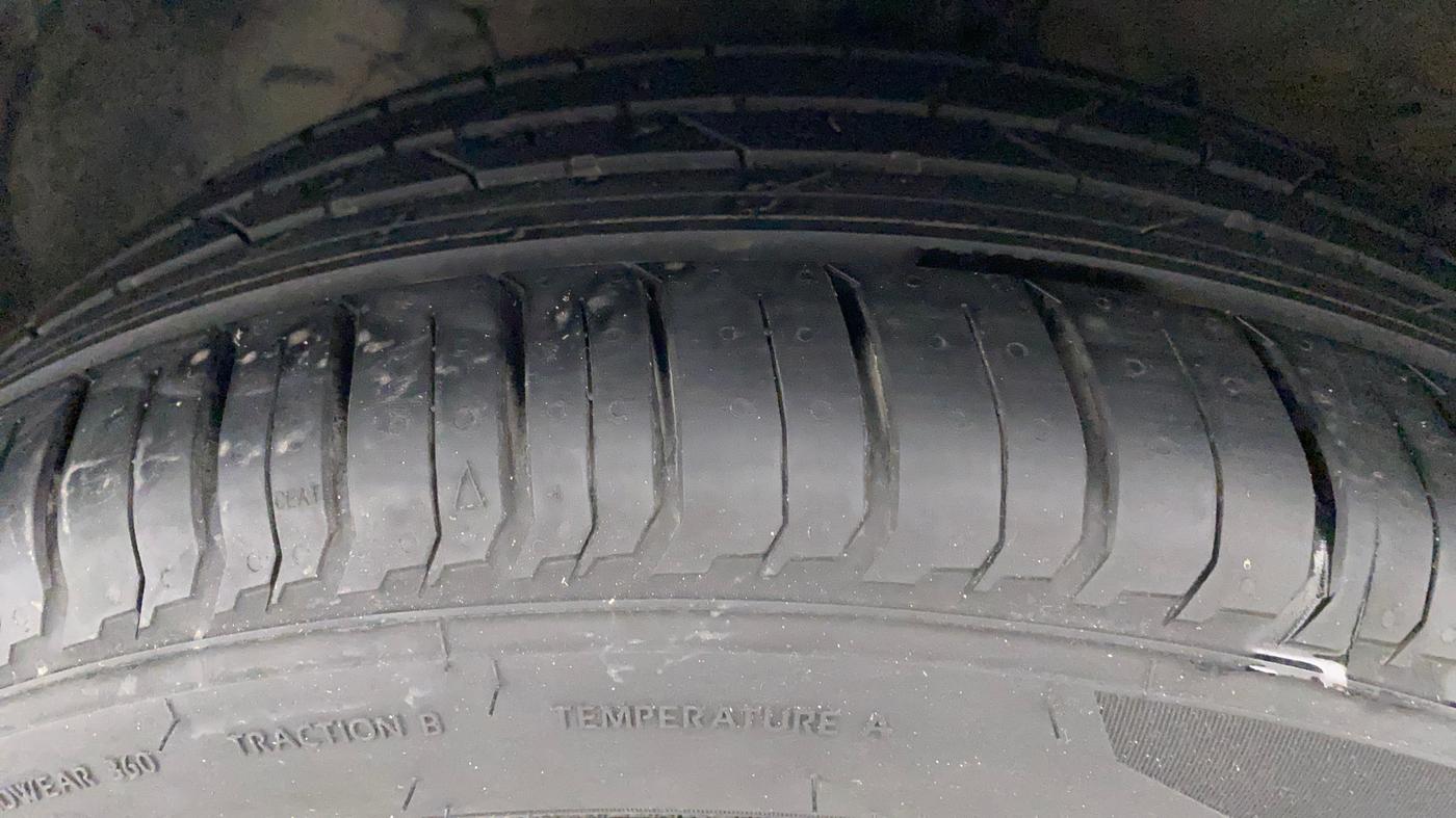2019 Hyundai Verna 1.6 VTVT SX (O) AT, Petrol, Automatic, 49,045 km, Left Front Tyre Tread