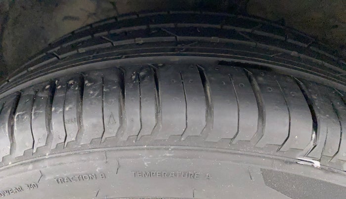 2019 Hyundai Verna 1.6 VTVT SX (O) AT, Petrol, Automatic, 49,045 km, Left Front Tyre Tread