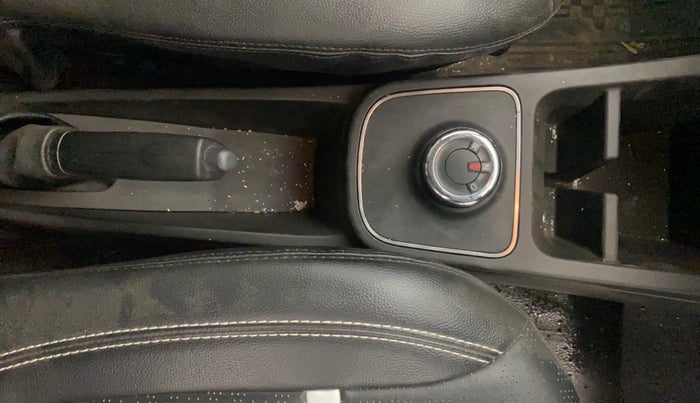 2020 Renault Kwid RXT 1.0 AMT (O), Petrol, Automatic, 19,716 km, Gear Lever