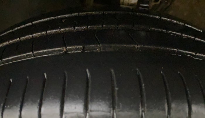 2013 Volkswagen Polo HIGHLINE DIESEL, Diesel, Manual, 88,009 km, Left Front Tyre Tread