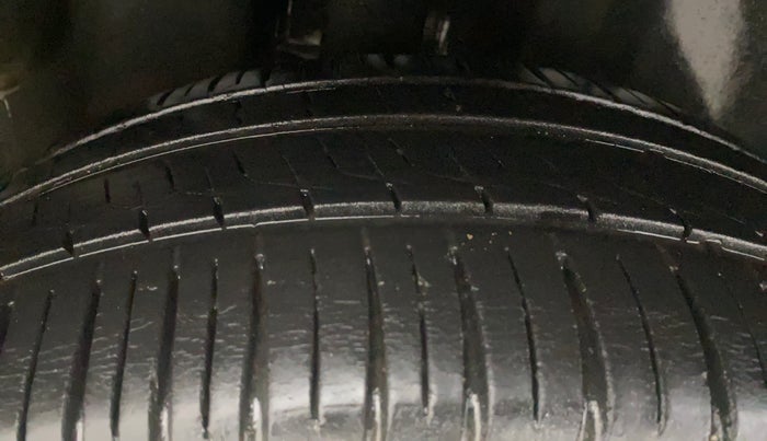 2013 Volkswagen Polo HIGHLINE DIESEL, Diesel, Manual, 88,009 km, Right Rear Tyre Tread