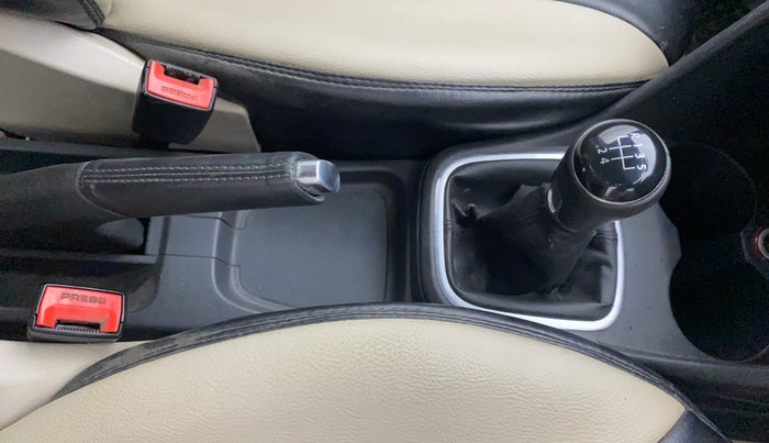 2013 Volkswagen Polo HIGHLINE DIESEL, Diesel, Manual, 88,009 km, Gear Lever