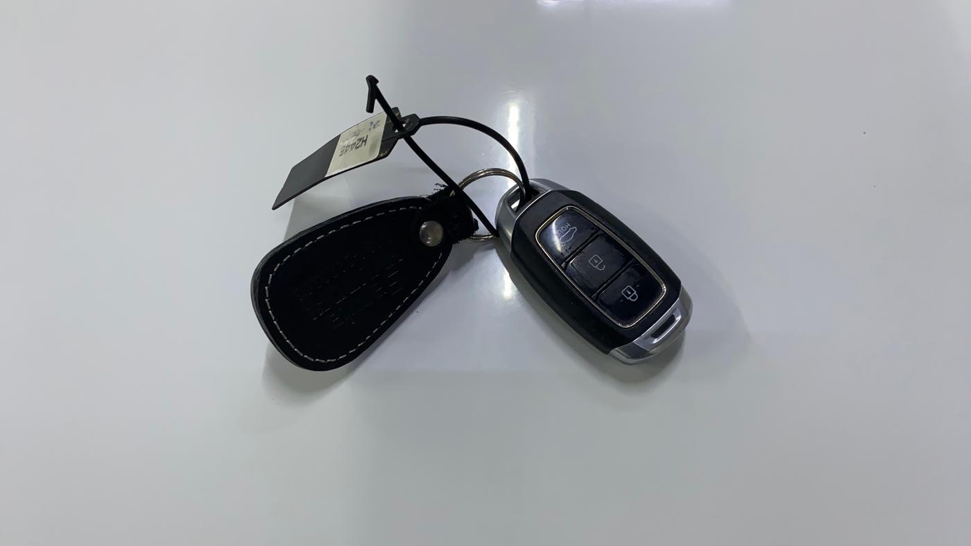 2020 Hyundai Verna 1.6 VTVT SX, Petrol, Manual, 84,553 km, Key Close Up