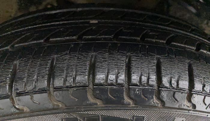 2012 Maruti Zen Estilo LXI, Petrol, Manual, 40,619 km, Right Rear Tyre Tread