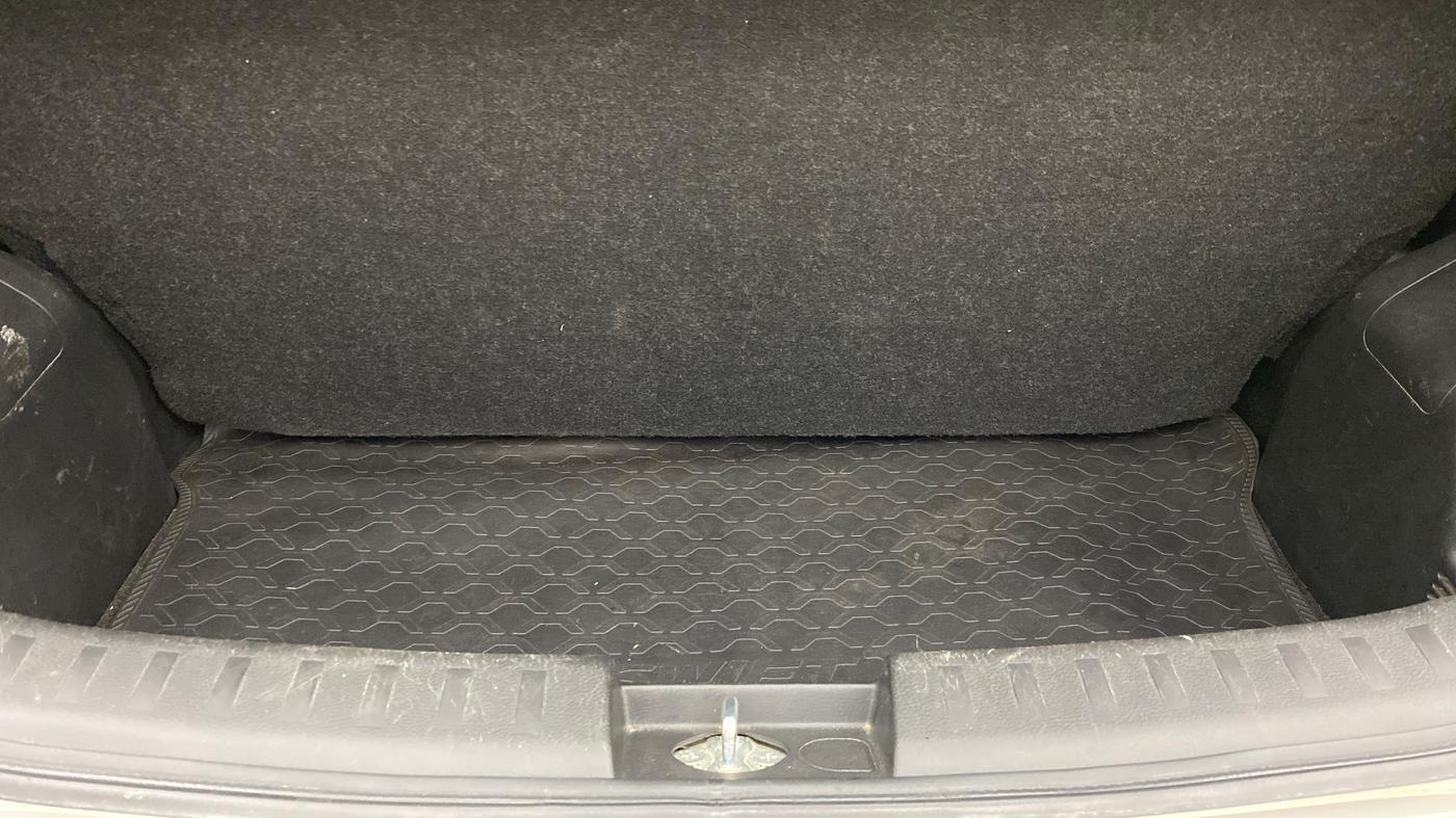 2014 Maruti Swift ZDI, Diesel, Manual, 58,196 km, Boot Inside
