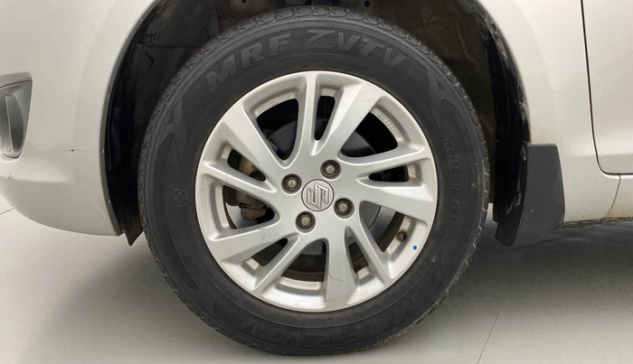 2014 Maruti Swift ZDI, Diesel, Manual, 58,196 km, Left Front Wheel