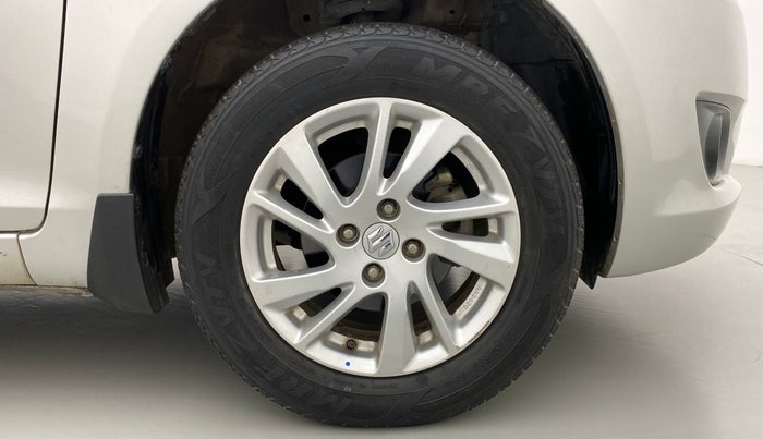 2014 Maruti Swift ZDI, Diesel, Manual, 58,196 km, Right Front Wheel