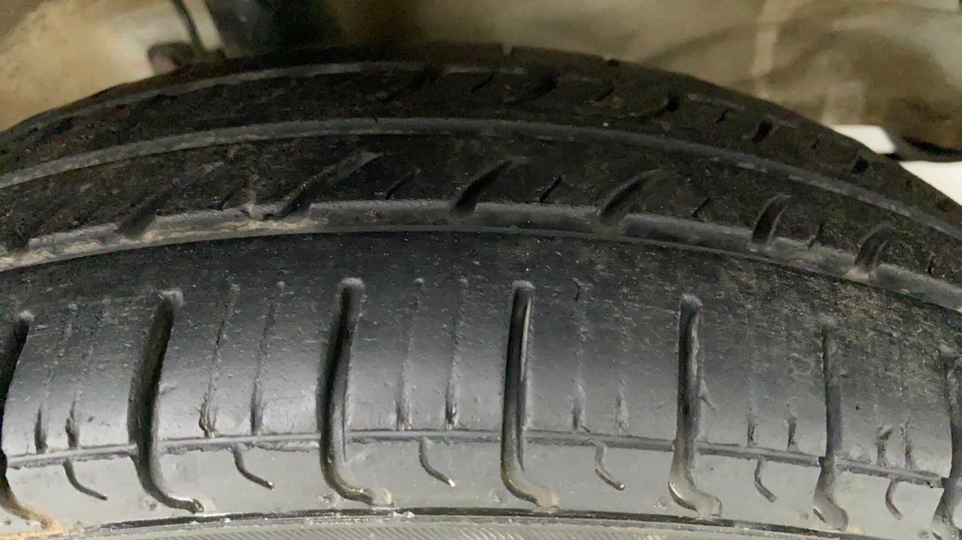 2015 Maruti Wagon R 1.0 LXI CNG, CNG, Manual, 85,038 km, Right Front Tyre Tread