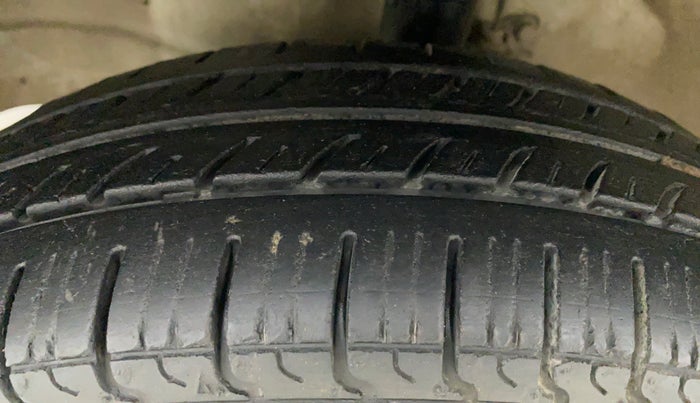 2015 Maruti Wagon R 1.0 LXI CNG, CNG, Manual, 85,038 km, Left Front Tyre Tread