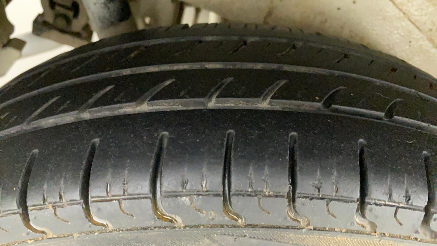 2015 Maruti Wagon R 1.0 LXI CNG, CNG, Manual, 85,038 km, Right Rear Tyre Tread