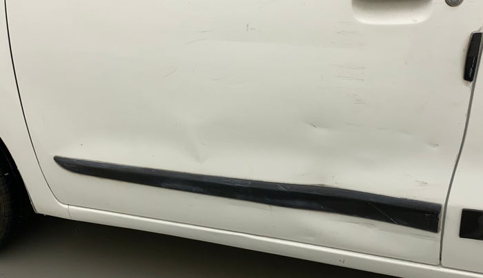 2015 Maruti Wagon R 1.0 LXI CNG, CNG, Manual, 85,038 km, Front passenger door - Slightly dented