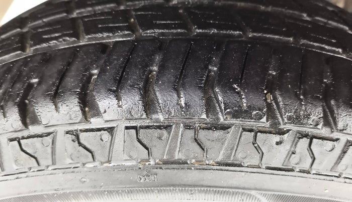 2014 Maruti Alto 800 LXI, Petrol, Manual, 26,639 km, Right Rear Tyre Tread