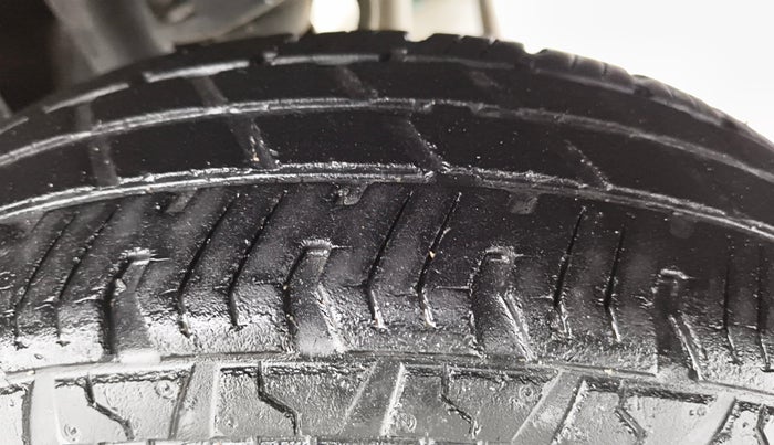 2014 Maruti Alto 800 LXI, Petrol, Manual, 26,639 km, Left Rear Tyre Tread