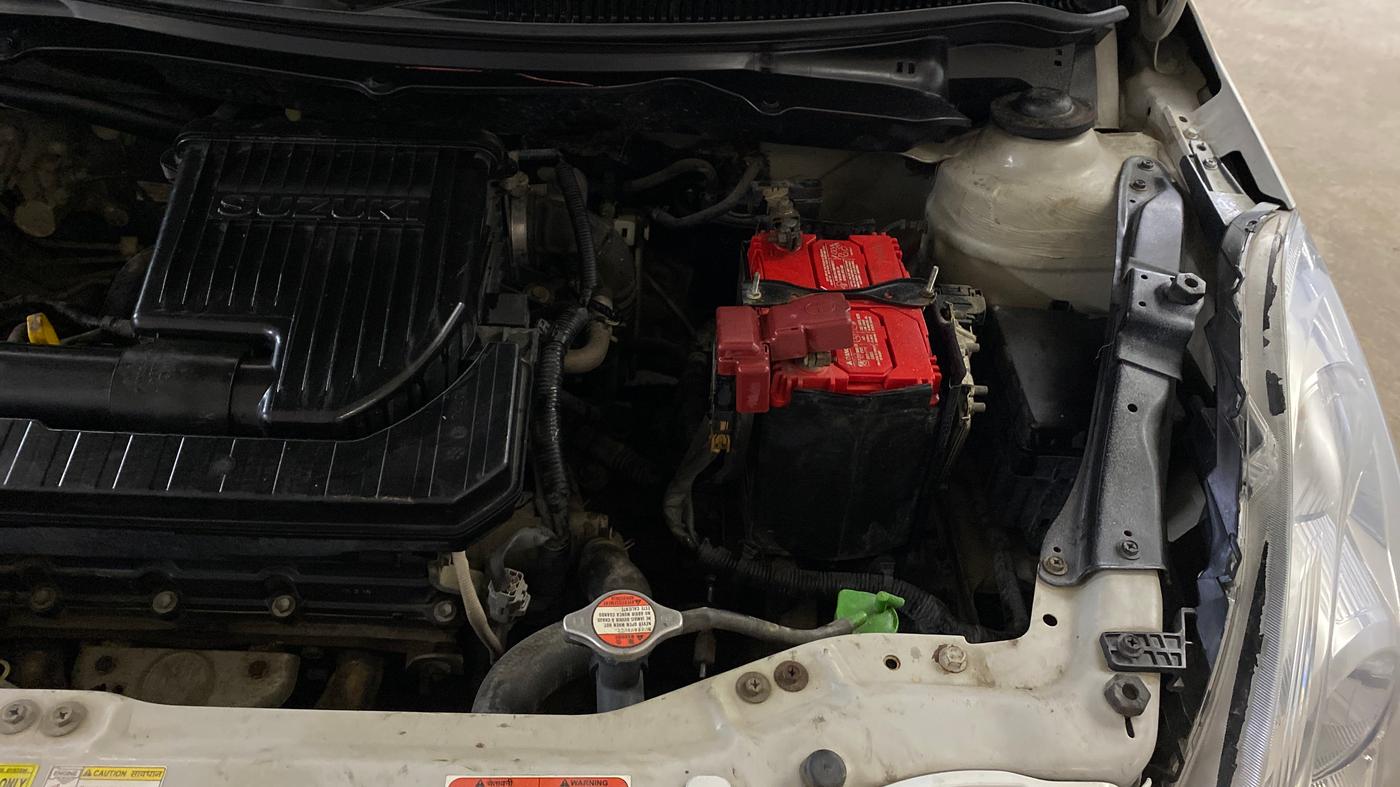2015 Maruti Swift VXI, Petrol, Manual, 1,06,754 km, Engine View - Left