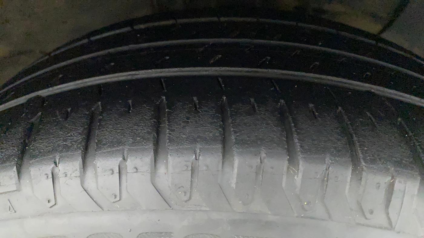 2017 Hyundai Elite i20 ASTA 1.2, Petrol, Manual, 39,113 km, Right Front Tyre Tread