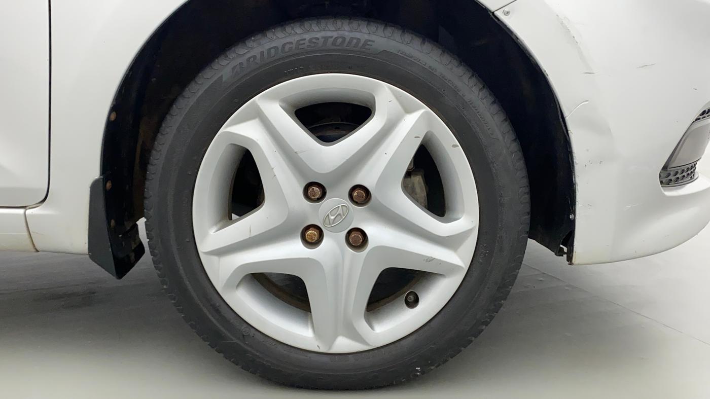 2017 Hyundai Elite i20 ASTA 1.2, Petrol, Manual, 39,113 km, Right Front Wheel