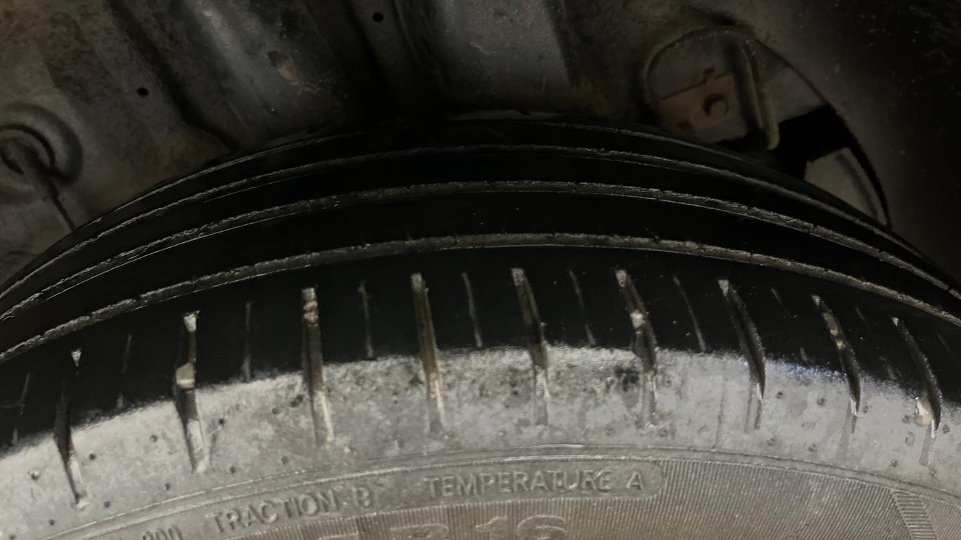 2018 Hyundai Elite i20 ASTA 1.2 (O), CNG, Manual, 1,15,452 km, Left Rear Tyre Tread