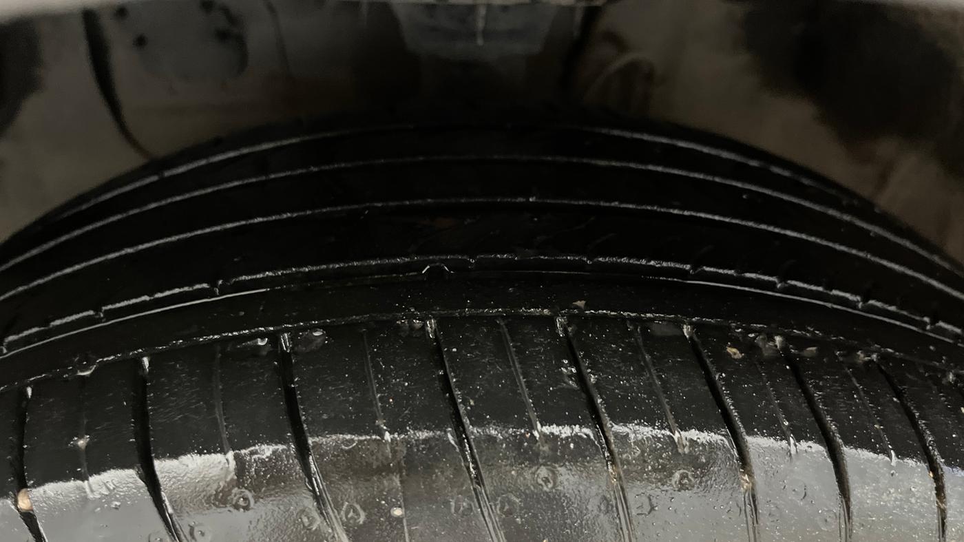 2018 Hyundai Elite i20 ASTA 1.2 (O), CNG, Manual, 1,15,452 km, Left Front Tyre Tread