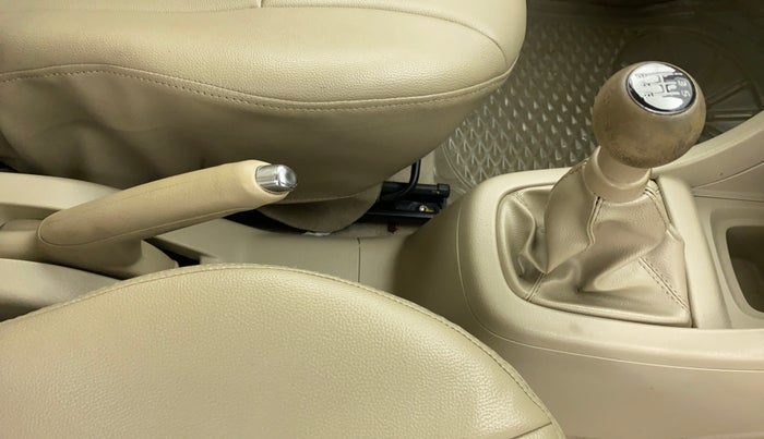 2014 Maruti Ertiga ZXI, Petrol, Manual, 60,849 km, Gear Lever