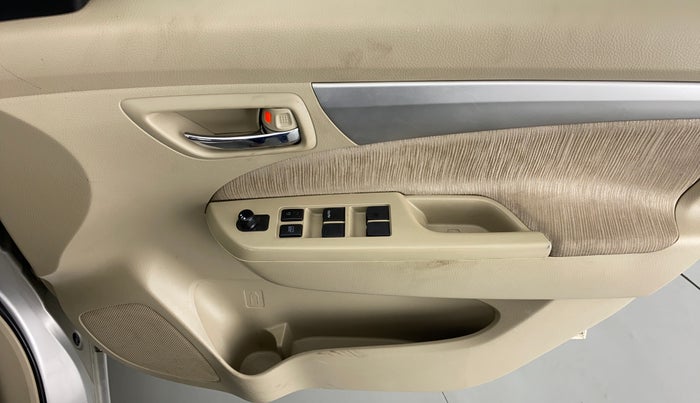 2014 Maruti Ertiga ZXI, Petrol, Manual, 60,849 km, Driver Side Door Panels Control