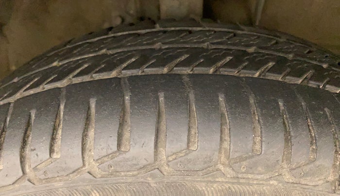 2016 Maruti Wagon R 1.0 VXI OPT, Petrol, Manual, 52,356 km, Right Front Tyre Tread
