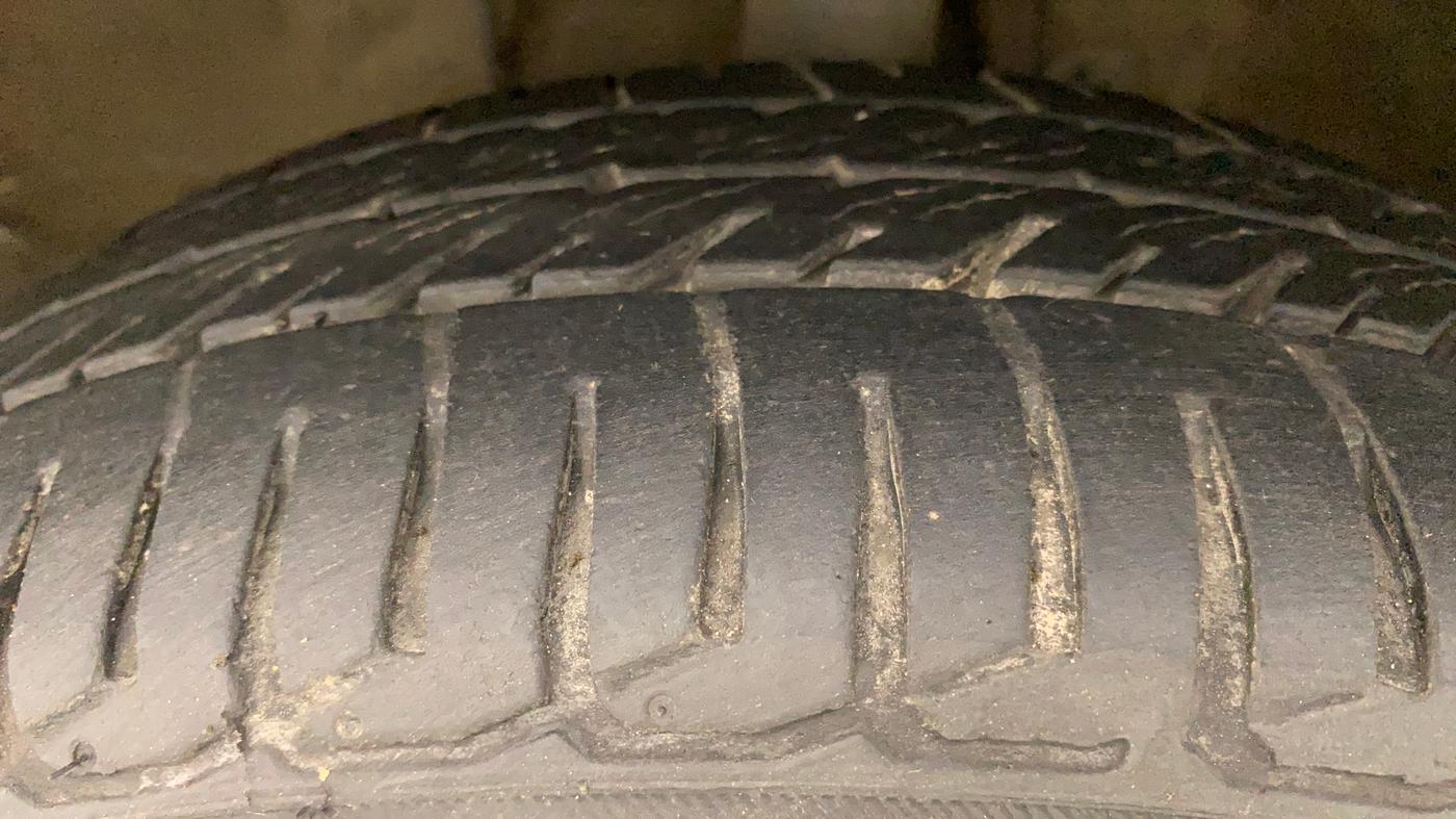 2016 Maruti Wagon R 1.0 VXI OPT, Petrol, Manual, 52,356 km, Left Front Tyre Tread