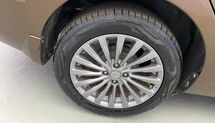 2016 Maruti Ciaz ZXI+, Petrol, Manual, 90,656 km, Right Rear Wheel