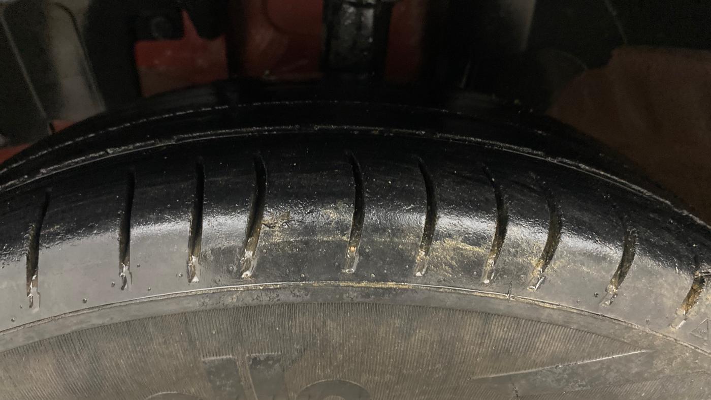 2018 Renault Kwid RXT 1.0 (O), Petrol, Manual, 93,378 km, Left Front Tyre Tread