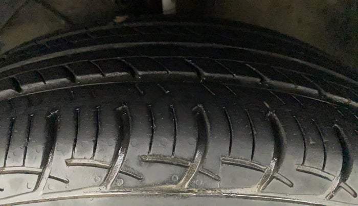 2019 Maruti Baleno DELTA PETROL 1.2, Petrol, Manual, 29,519 km, Left Front Tyre Tread