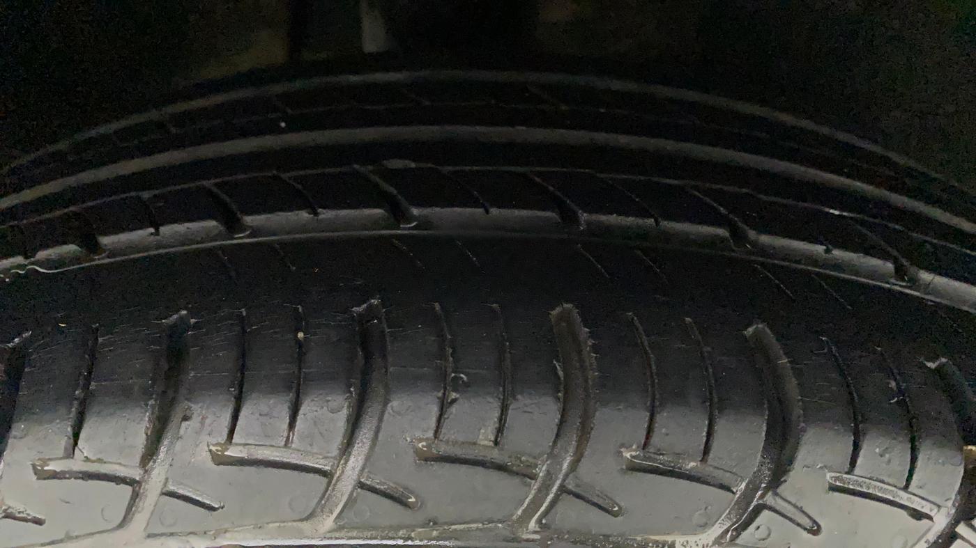 2019 Maruti Baleno DELTA PETROL 1.2, Petrol, Manual, 29,519 km, Right Rear Tyre Tread
