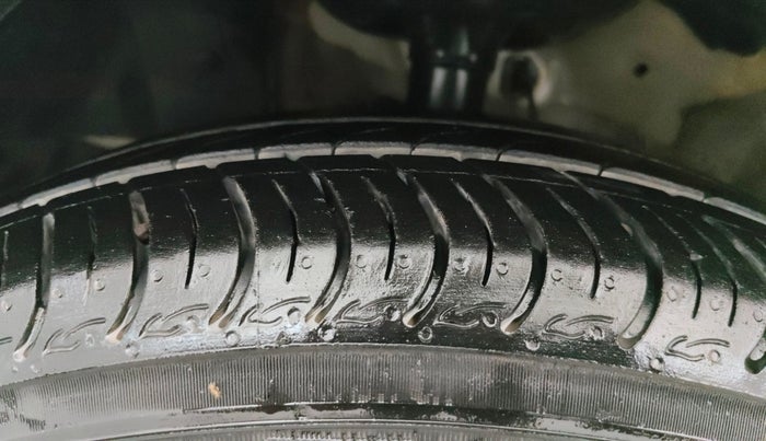 2022 Honda Amaze 1.2L I-VTEC VX CVT, Petrol, Automatic, 92,001 km, Left Front Tyre Tread
