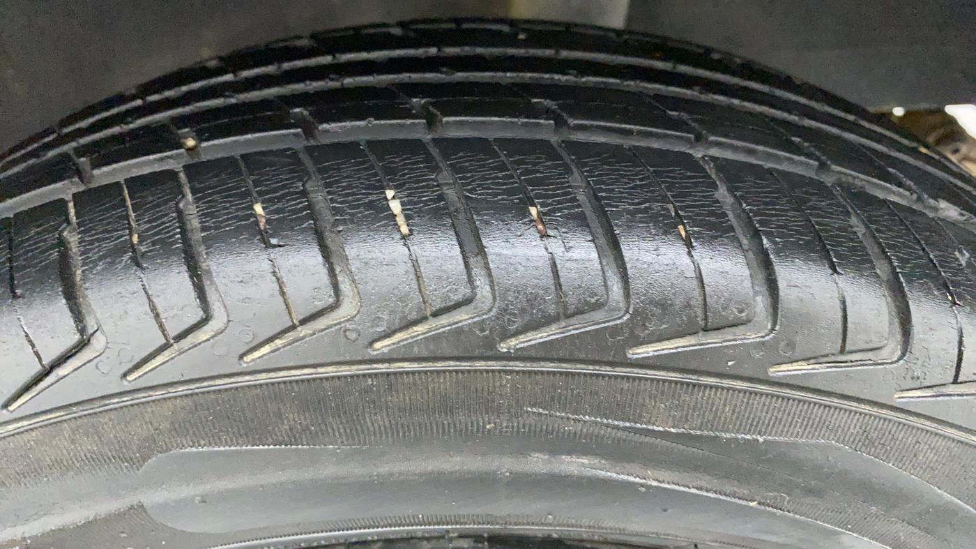 2017 Renault Kwid RXL, Petrol, Manual, 32,169 km, Left Rear Tyre Tread