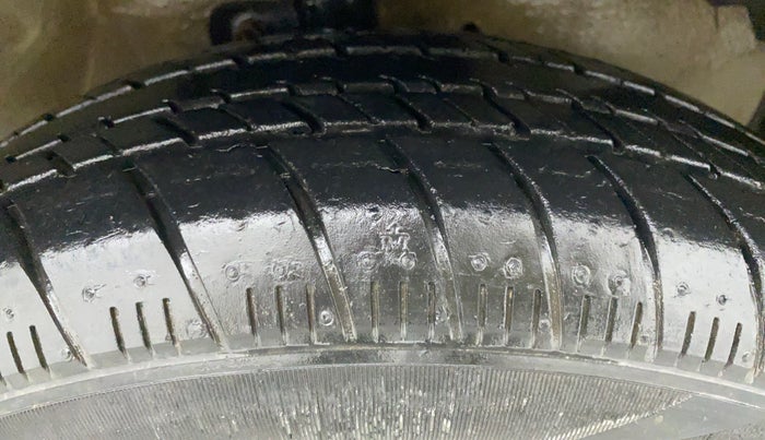 2016 Maruti Celerio ZXI AMT, Petrol, Automatic, 22,794 km, Right Front Tyre Tread