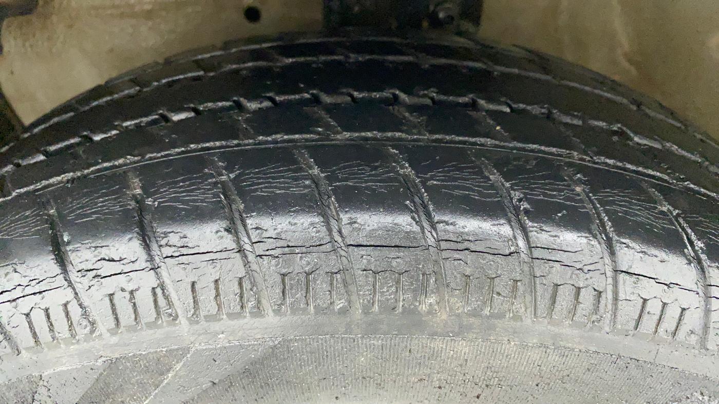 2016 Maruti Celerio ZXI AMT, Petrol, Automatic, 22,794 km, Left Front Tyre Tread