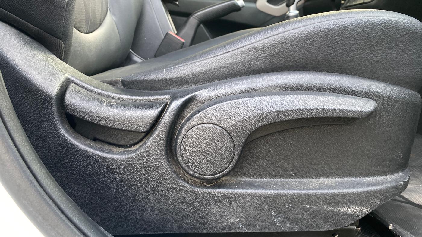 2019 Hyundai Creta E PLUS 1.6 PETROL, Petrol, Manual, 98,563 km, Driver Side Adjustment Panel