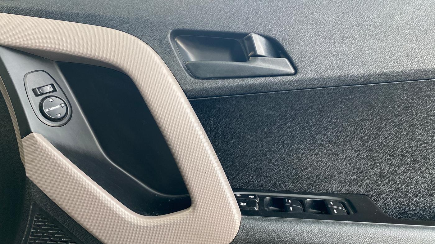 2019 Hyundai Creta E PLUS 1.6 PETROL, Petrol, Manual, 98,563 km, Driver Side Door Panels Control