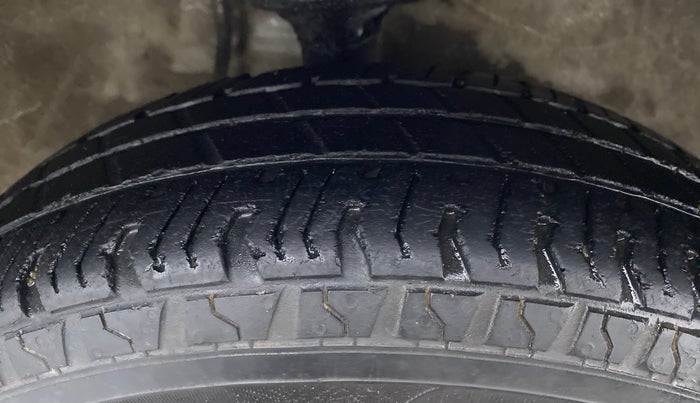 2016 Maruti Alto 800 LXI, Petrol, Manual, 37,744 km, Right Front Tyre Tread