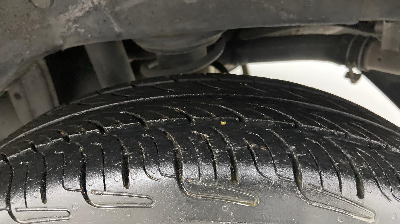 2014 Maruti Alto 800 LXI, Petrol, Manual, 80,702 km, Left Rear Tyre Tread