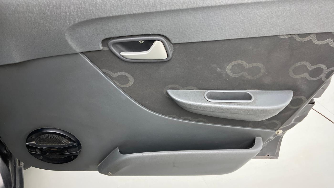 2014 Maruti Alto 800 LXI, Petrol, Manual, 80,702 km, Driver Side Door Panels Control
