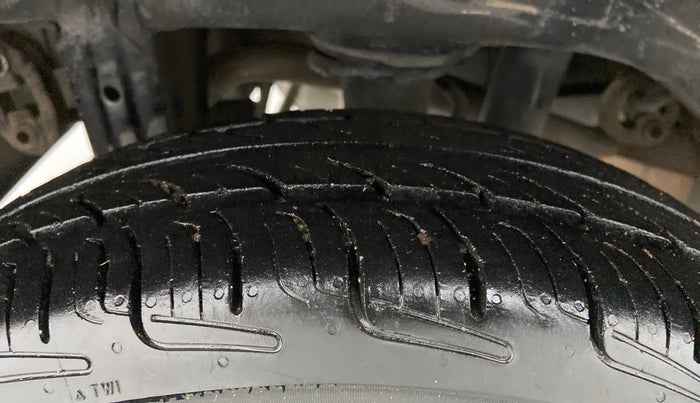 2014 Maruti Alto 800 LXI, Petrol, Manual, 80,702 km, Right Rear Tyre Tread