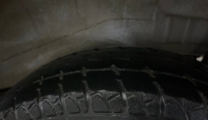 2016 Maruti Wagon R 1.0 LXI, CNG, Manual, 30,207 km, Left Rear Tyre Tread