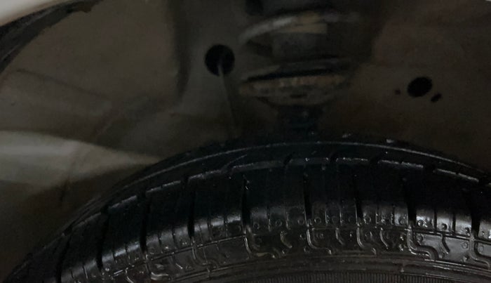 2016 Maruti Wagon R 1.0 LXI, CNG, Manual, 30,207 km, Right Front Tyre Tread