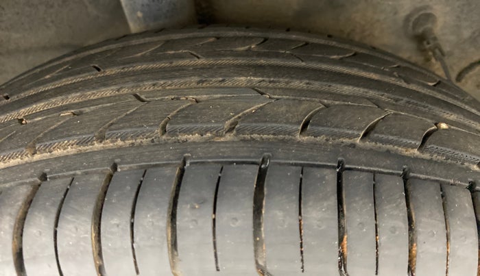 2011 Toyota Etios V, Petrol, Manual, 45,602 km, Right Rear Tyre Tread