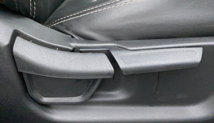 2021 Hyundai NEW I20 ASTA (O) 1.2 MT, Petrol, Manual, 31,974 km, Driver Side Adjustment Panel