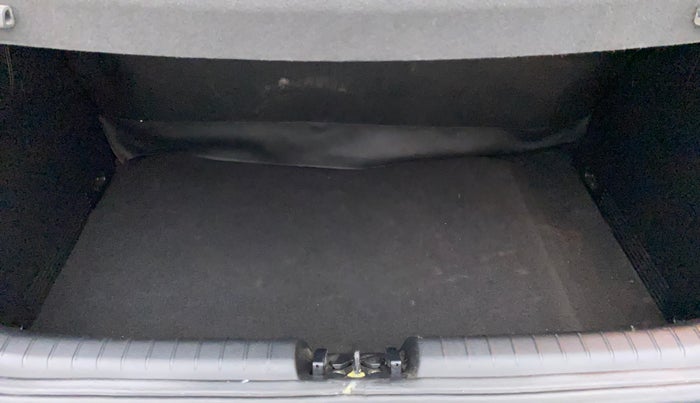 2021 Hyundai NEW I20 ASTA (O) 1.2 MT, Petrol, Manual, 31,974 km, Boot Inside