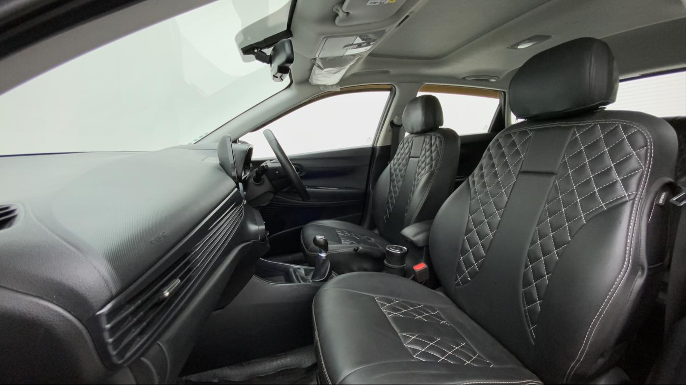 2021 Hyundai NEW I20 ASTA (O) 1.2 MT, Petrol, Manual, 31,974 km, Right Side Front Door Cabin