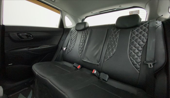 2021 Hyundai NEW I20 ASTA (O) 1.2 MT, Petrol, Manual, 31,974 km, Right Side Rear Door Cabin