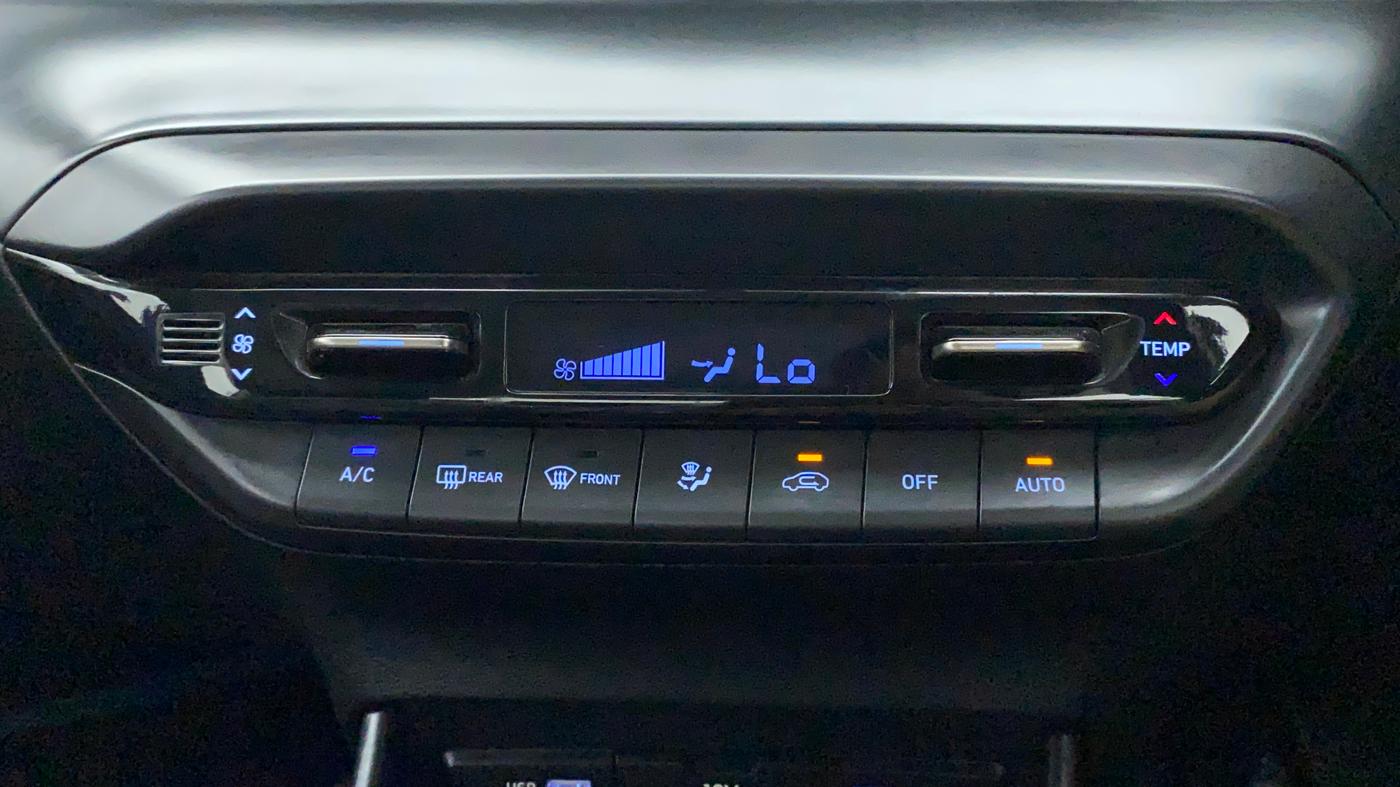 2021 Hyundai NEW I20 ASTA (O) 1.2 MT, Petrol, Manual, 31,974 km, Automatic Climate Control